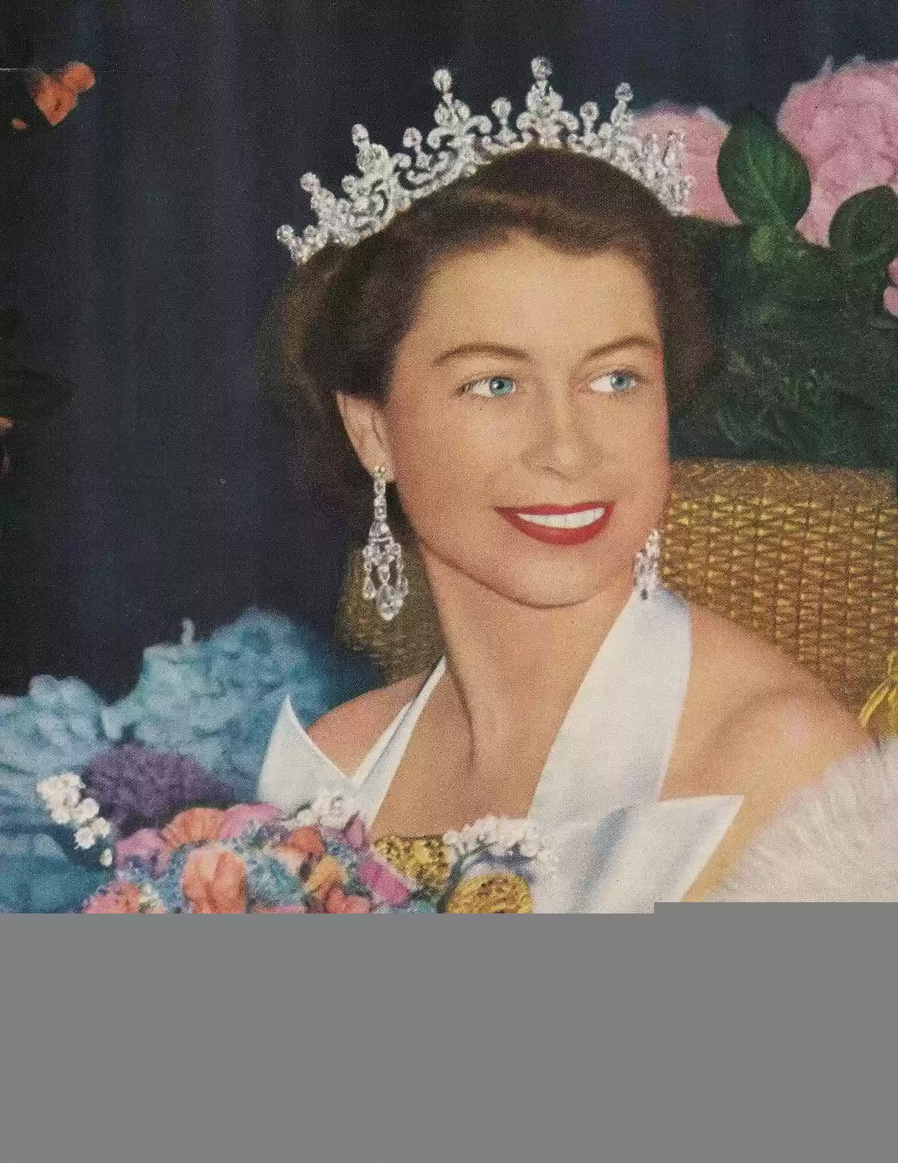 royal_welcome_queen_smiling_0001